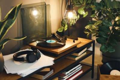 The Real Impact of Static Electricity on Sound Quality in Vinyl Record Players